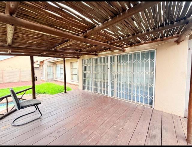 9 BEDROOM HOUSE FOR SALE IN VANDERBIJLPARK CE 5